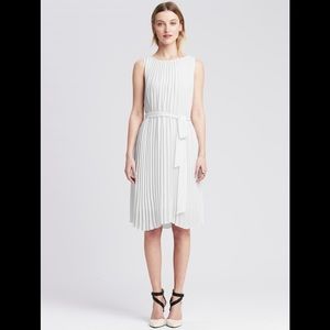 NWT Banana Republic Pleated Tie Front Dress